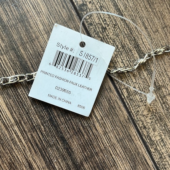 Beautiful Floral Clutch - Picture 6 of 7